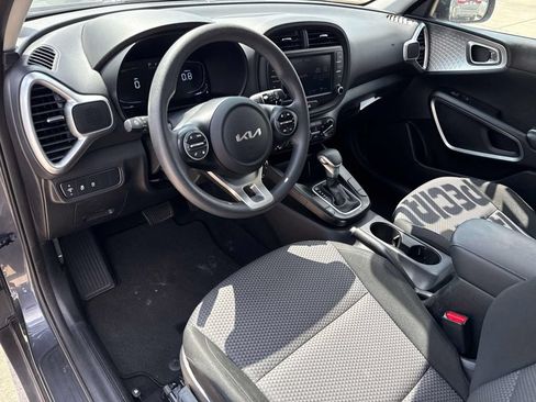 Used 2024 Kia Soul LX w/ Option Group 015 FWD image 18