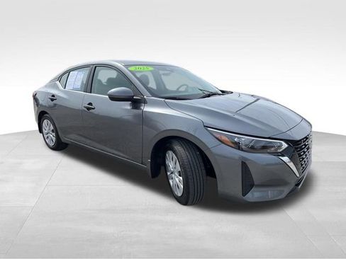 Used 2025 Nissan Sentra S image 9