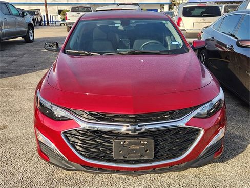 Used 2021 Chevrolet Malibu RS image 2