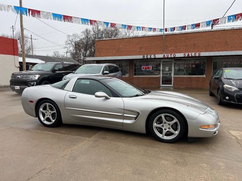 Used 2004 Chevrolet Corvette Coupe w/ Roof Package image 5