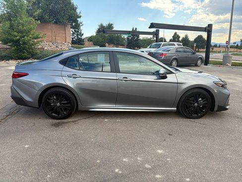 Used 2025 Toyota Camry SE image 11