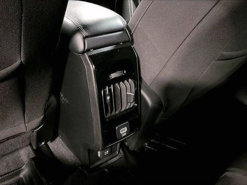 Used 2023 Jeep Compass Sport image 30