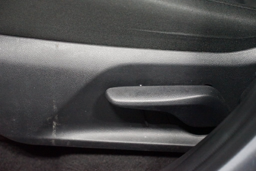 Certified 2025 Toyota RAV4 LE FWD image 32