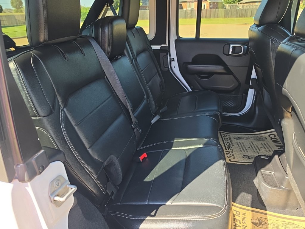 Used 2018 Jeep Wrangler Unlimited Sahara AWD/4WD image 22