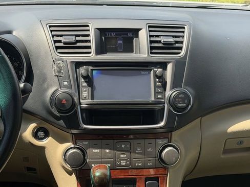 Used 2013 Toyota Highlander Limited FWD image 15