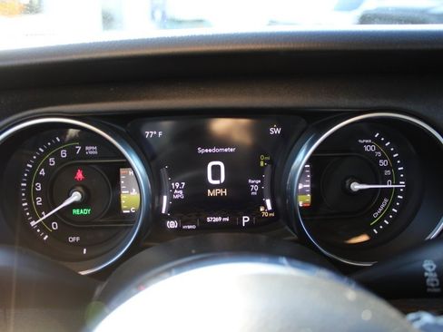 Used 2023 Jeep Wrangler Unlimited Sahara image 17