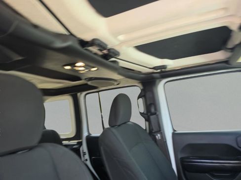 Used 2020 Jeep Wrangler Unlimited Sport image 26