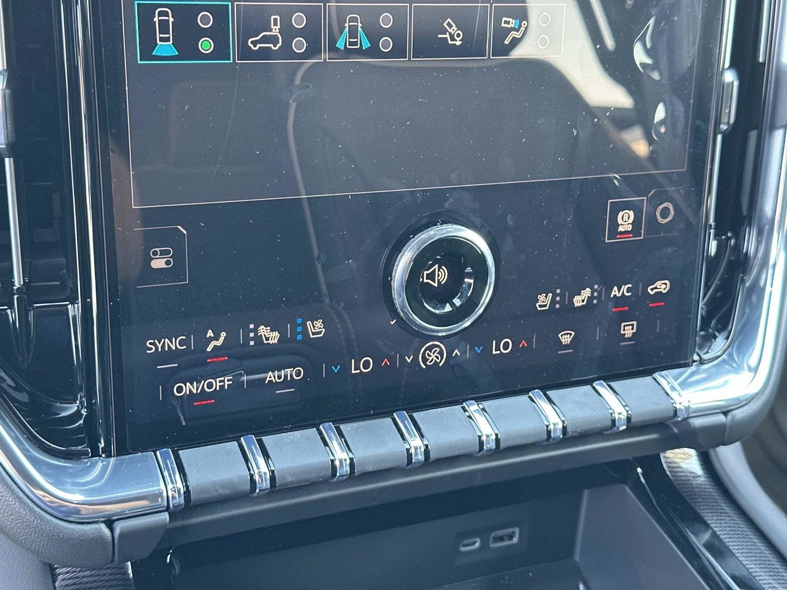 New 2026 GMC Yukon Elevation w/ Elevation Premium Package AWD/4WD image 14