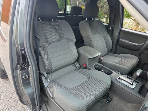 Used 2009 Nissan Frontier SE w/ SE Value Truck Pkg image 25
