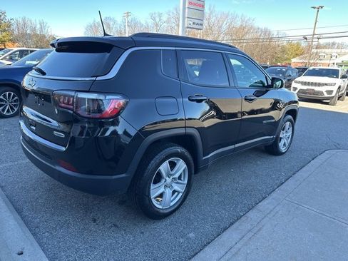 Used 2022 Jeep Compass Latitude image 4