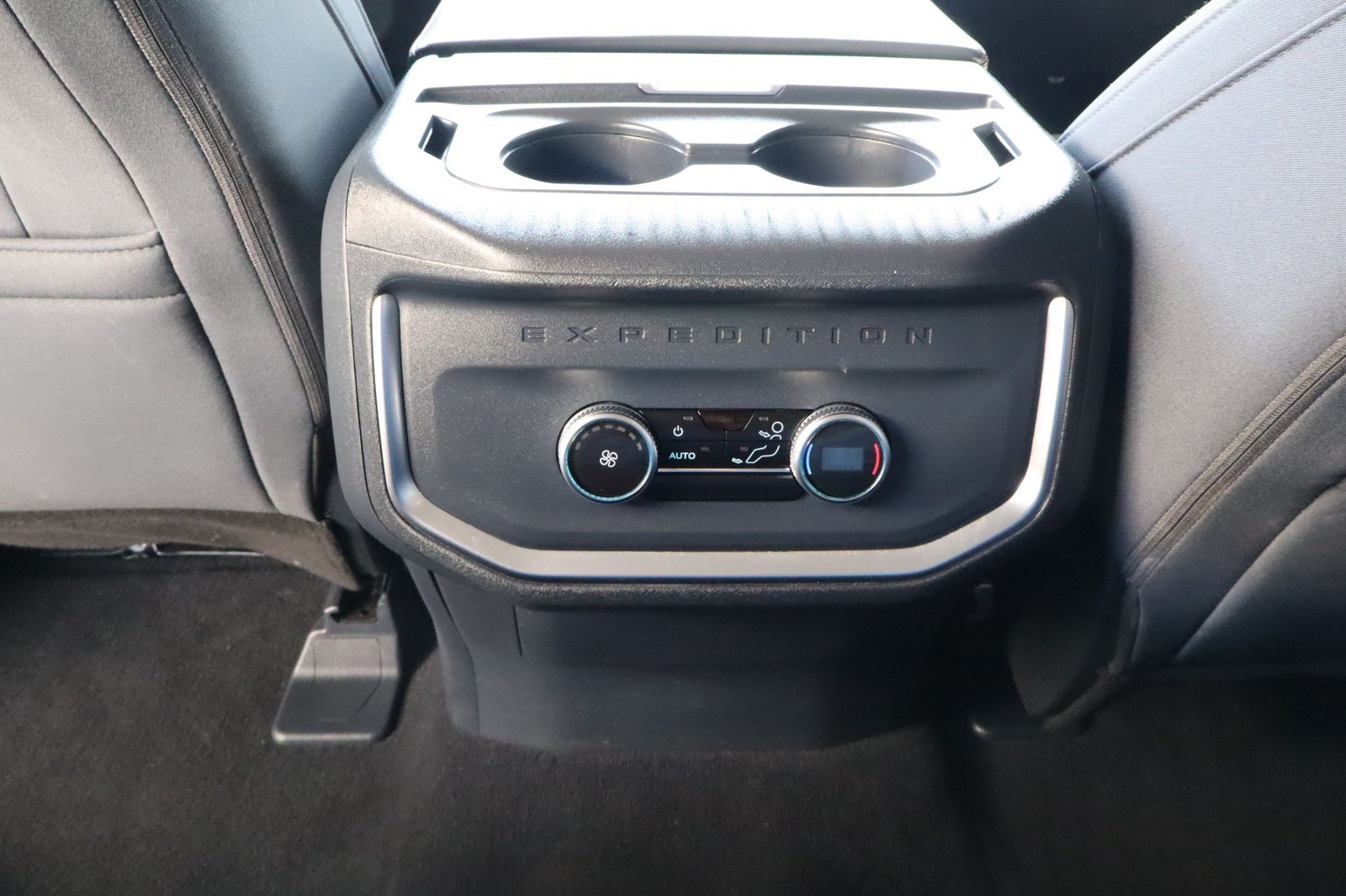Used 2025 Ford Expedition Active RWD image 36