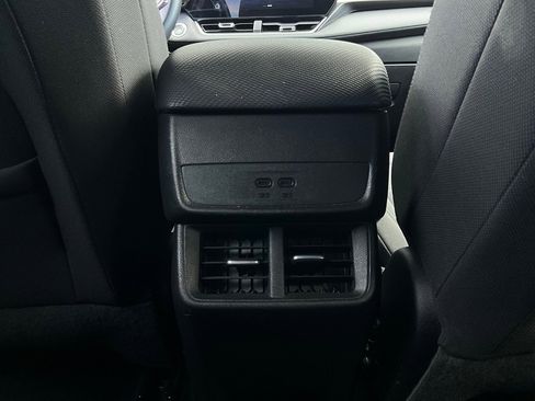 Used 2025 Chevrolet Equinox LT image 11