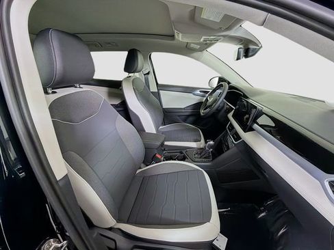 New 2026 Volkswagen Taos SE FWD image 28