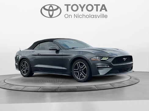 Used 2020 Ford Mustang Premium RWD image 7