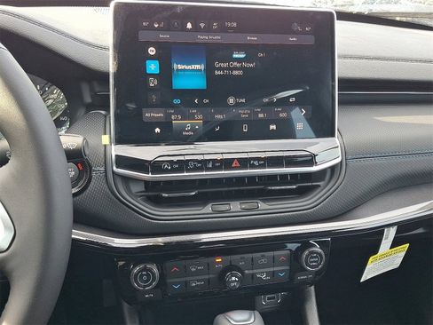 New 2026 Jeep Compass Limited image 8