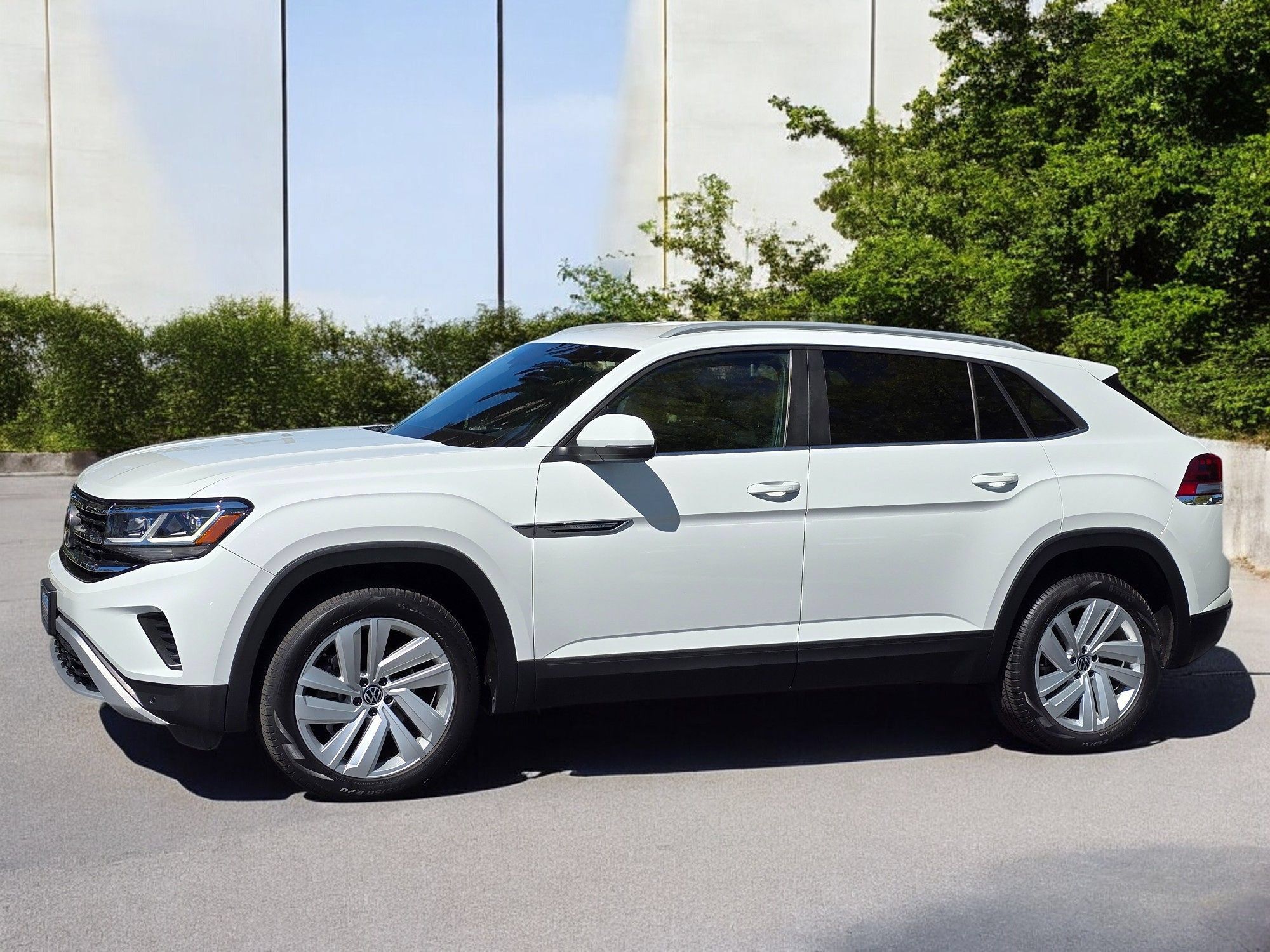 Used 2021 Volkswagen Atlas Cross Sport SE AWD/4WD image 9