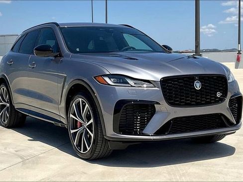 New 2026 Jaguar F-PACE SVR 575 Edition image 2