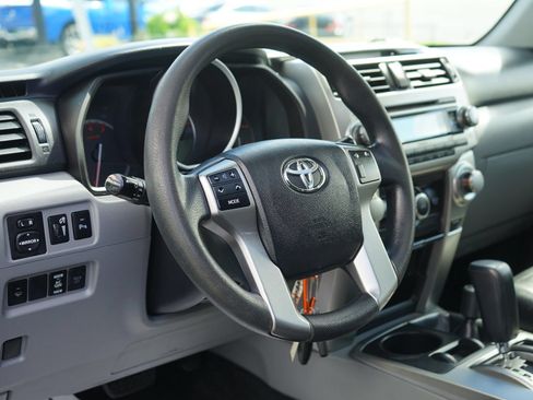 Used 2012 Toyota 4Runner SR5 w/ Convenience Pkg AWD/4WD image 12