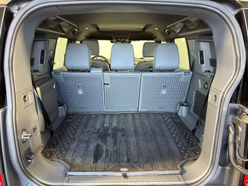 Used 2022 Land Rover Defender 110 X-Dynamic SE image 29