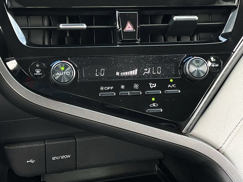 Used 2024 Toyota Camry SE FWD image 18