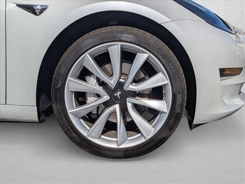 Used 2020 Tesla Model 3 Standard Range Plus image 17