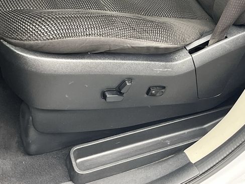 Used 2020 Dodge Grand Caravan SE w/ Rear Park Assist Package image 9