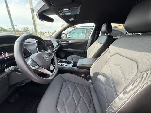 Used 2025 Volkswagen Atlas Cross Sport SE AWD/4WD image 28