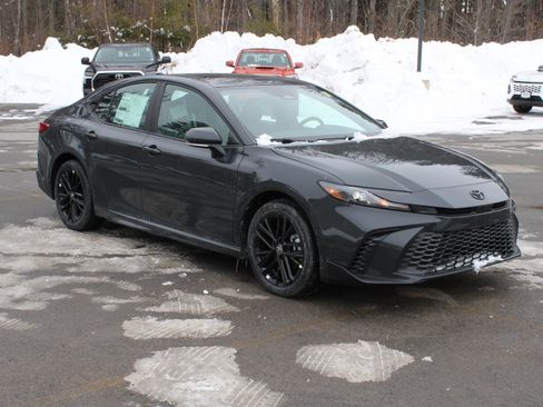 New 2026 Toyota Camry SE image 3