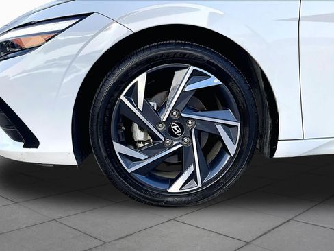 Used 2024 Hyundai Elantra Limited FWD image 11