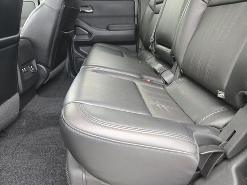 Used 2022 Nissan Frontier PRO-4X w/ Pro-4X Premium Package AWD/4WD image 12