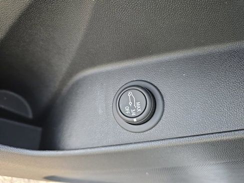 Used 2024 Chevrolet Equinox LT w/ LPO, Floor Liner Package FWD image 23
