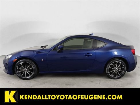Used 2018 Toyota 86 image 2