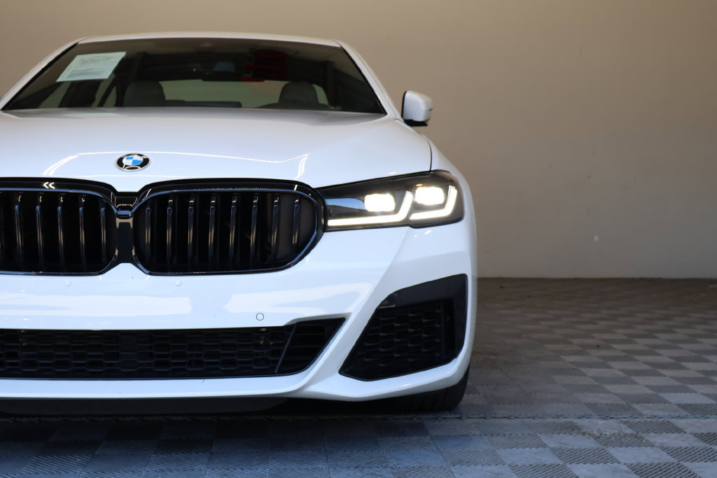 Used 2023 BMW 540i w/ M Sport Package RWD image 5