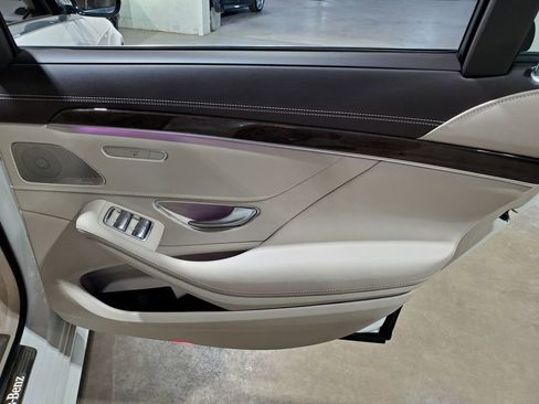 Used 2020 Mercedes-Benz S 560 4MATIC Sedan image 25