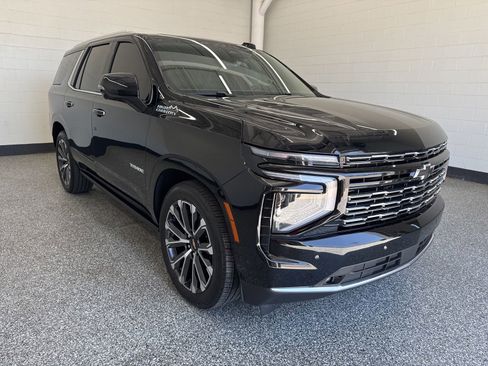 Used 2025 Chevrolet Tahoe High Country AWD/4WD image 7