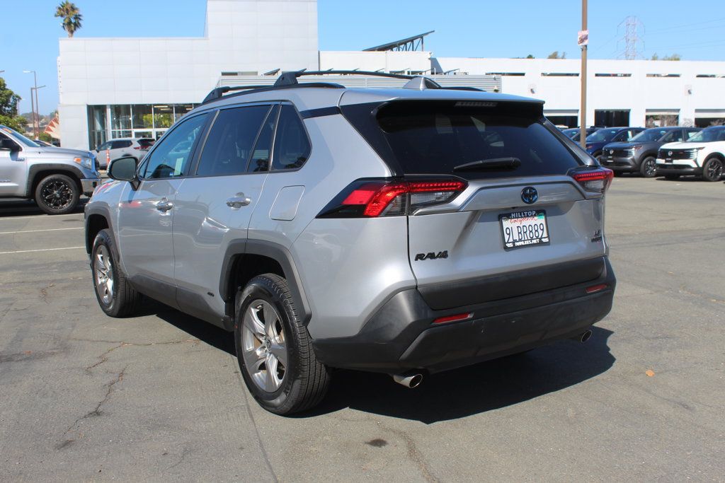 Used 2024 Toyota RAV4 LE AWD/4WD image 9