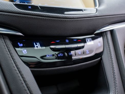 Certified 2022 Cadillac XT5 Premium Luxury image 27