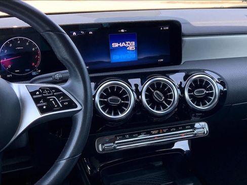 Used 2025 Mercedes-Benz CLA 250 image 7