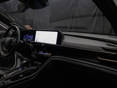 Used 2025 Toyota Crown Signia image 15