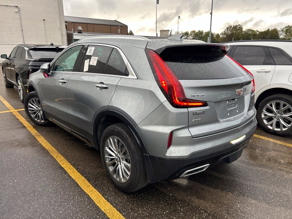 Used 2025 Cadillac XT4 Premium Luxury w/ Trailering Package AWD/4WD image 8