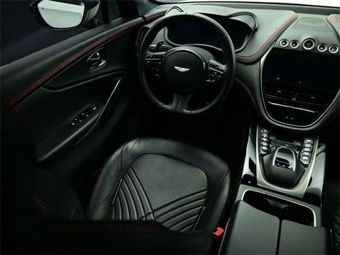 Used 2021 Aston Martin DBX image 13
