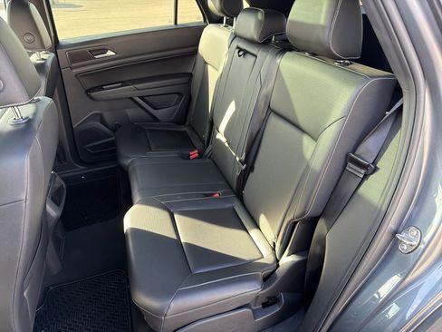 Used 2020 Volkswagen Atlas Cross Sport SEL image 19