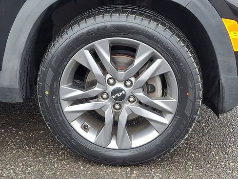 Used 2023 Kia Seltos S image 11