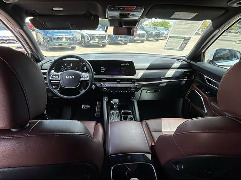 Used 2025 Kia Telluride SX w/ SX Captain's Chair Package image 24