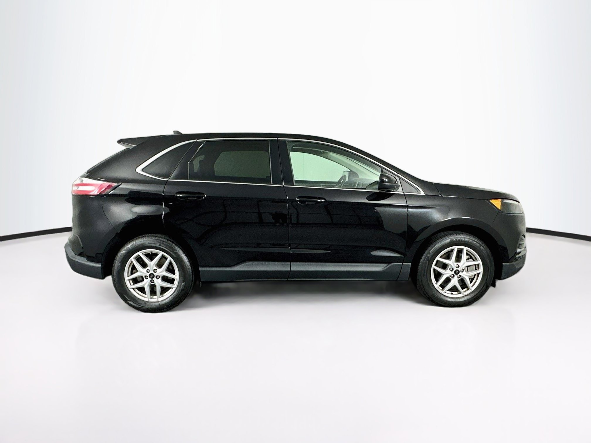 Used 2024 Ford Edge SEL AWD/4WD image 10