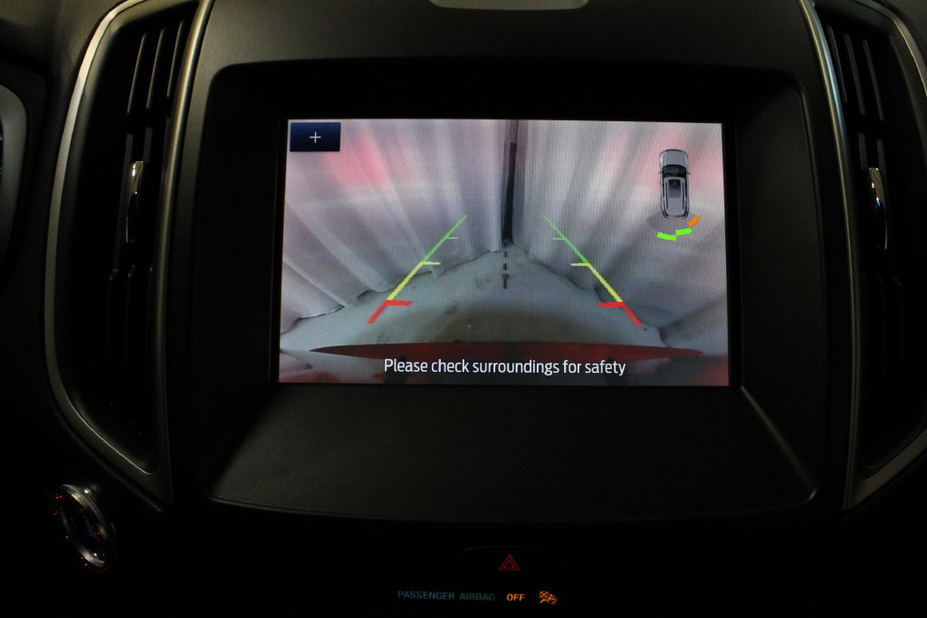Used 2020 Ford Edge ST-Line w/ Cold Weather Package FWD image 4
