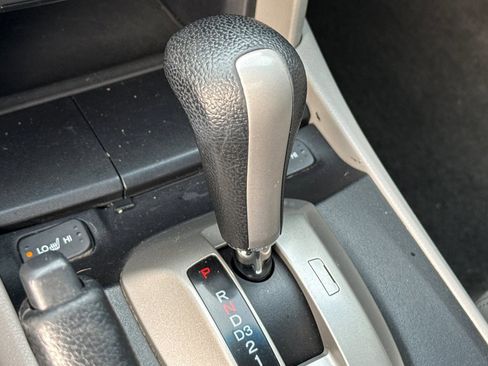 Used 2010 Honda Accord EX-L image 16