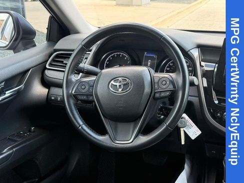 Used 2023 Toyota Camry SE FWD image 14