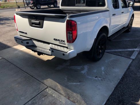 Used 2021 Nissan Frontier SV image 5