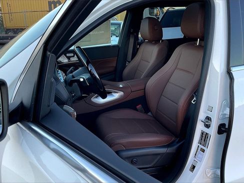 New 2026 Mercedes-Benz GLS 450 4MATIC image 9